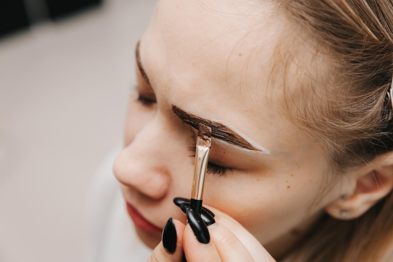 Perfect Eyebrows: Your Way to a Perfect Look